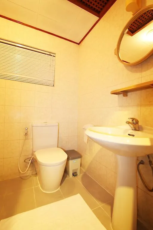 Inn Hundred Moon Hotel Yangon