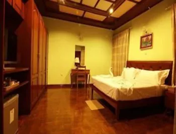 Inn Hundred Moon Hotel Yangon