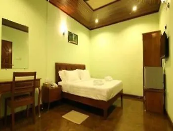 Hundred Moon Hotel Yangon 2*,  Myanmar