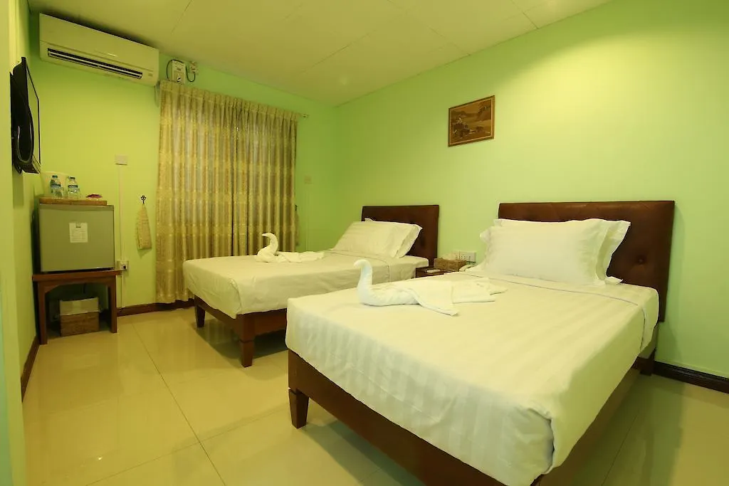 Hotel Hundred Moon Rangun Zajazd