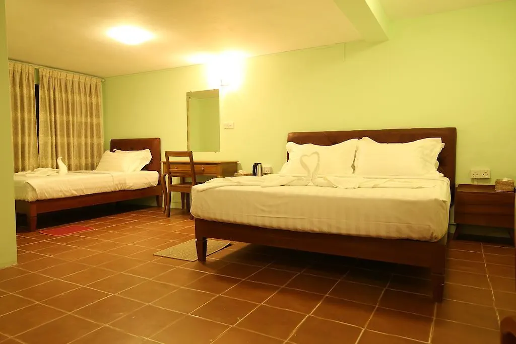 Hotel Hundred Moon Rangun