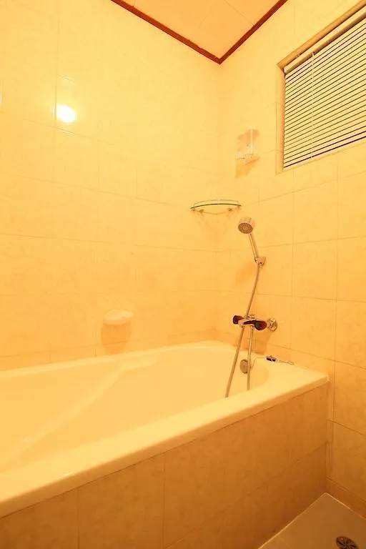 Zajazd Hotel Hundred Moon Rangun