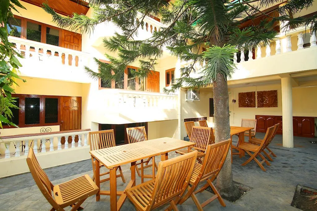 Hotel Hundred Moon Rangun Zajazd