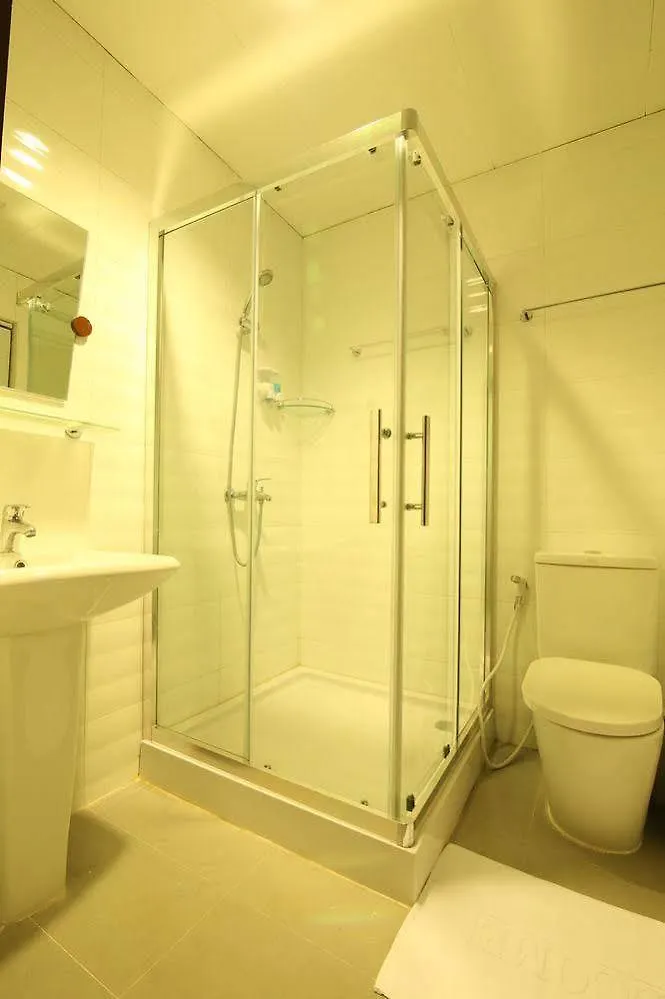 Hotel Hundred Moon Rangun